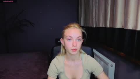 Snapshot of sonnysofia chatting on May 2026 06:24:01 PM Sonya online show from May 2026 06:24:01 PM