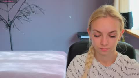 Snapshot of sonnysofia chatting on May 2026 05:36:02 AM Sonya online show from May 2026 05:36:02 AM