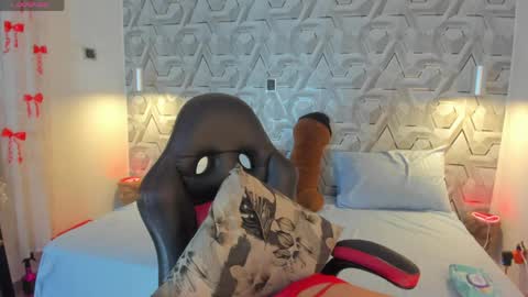 Snapshot of sophi_01 chatting on May 2026 09:34:01 PM sophie online show from May 2026 09:34:01 PM