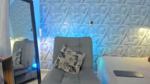 sophie online show from July 2026 12:18:02 PM