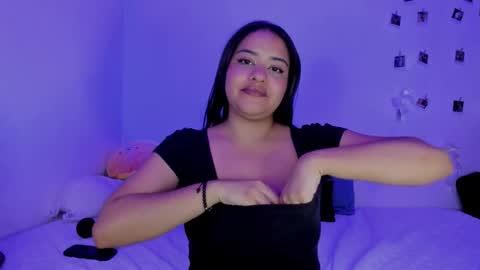 Snapshot of sophi_moon1 chatting on February 2026 12:04:02 AM Sofia online show from February 2026 12:04:02 AM