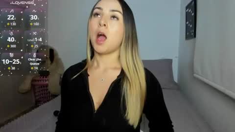 Snapshot of sophi_moreno chatting on June 2026 12:42:01 AM Sofi online show from June 2026 12:42:01 AM