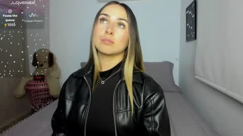 Snapshot of sophi_moreno chatting on June 2026 01:10:02 AM Sofi online show from June 2026 01:10:02 AM