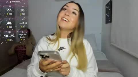 Snapshot of sophi_moreno chatting on July 2026 01:08:01 AM Sofi online show from July 2026 01:08:01 AM