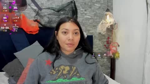 Sophia  online show from October 2025 11:42:01 AM