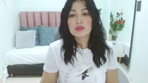 Snapshot of sophia_hadid chatting on May 2026 07:55:02 PM Sophia online show from May 2026 07:55:02 PM