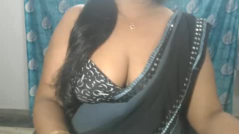 Snapshot of sophia_indian chatting on June 2026 07:00:01 AM Sophia Tamil online show from June 2026 07:00:01 AM