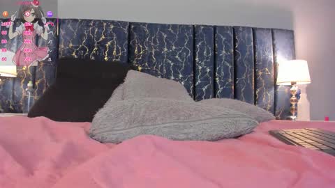 Sofia  online show from October 2025 01:47:02 PM