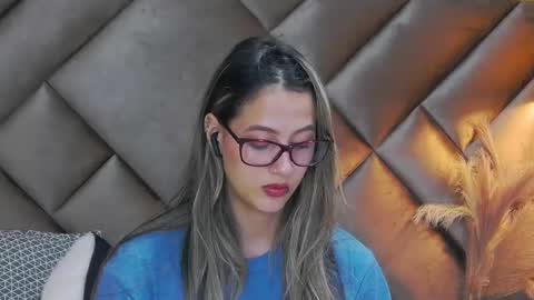 Sofia online show from October 2025 01:52:02 PM