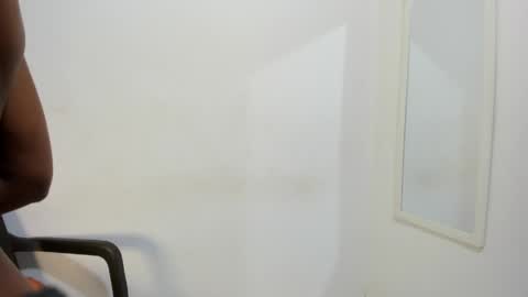 Snapshot of sophia_moons_ chatting on April 2026 05:36:02 AM sophia_moons_ online show from April 2026 05:36:02 AM