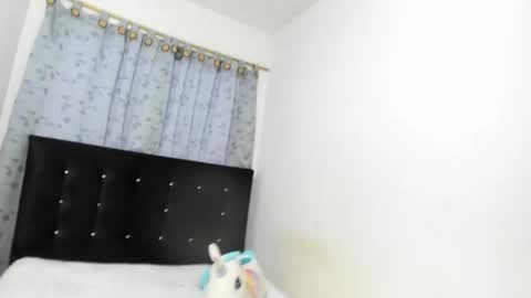 Snapshot of sophia_moons_ chatting on May 2026 11:15:02 AM sophia_moons_ online show from May 2026 11:15:02 AM