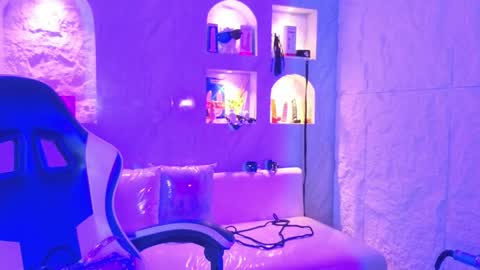 Sophia online show from April 2026 03:00:01 AM