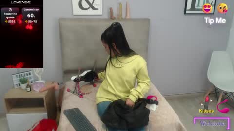 Sophia Bedford online show from April 2026 01:06:02 PM