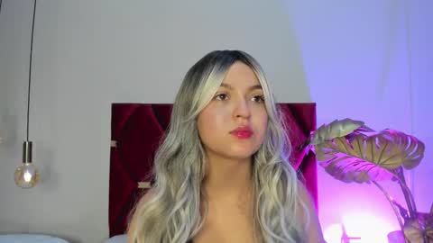 Snapshot of sophiacolliins chatting on October 2025 11:43:01 AM sophiacolliins online show from October 2025 11:43:01 AM