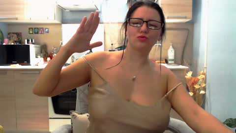 Sophia online show from January 2025 08:00:01 PM