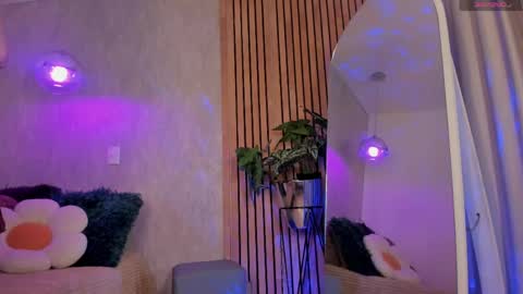 Sophi  online show from April 2026 02:37:02 AM