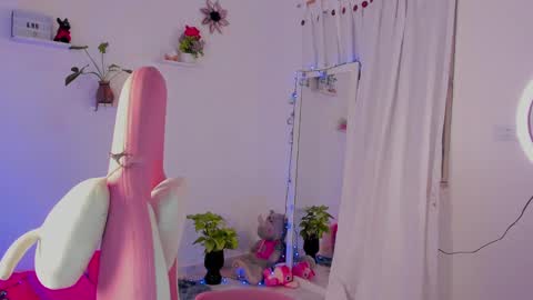 Snapshot of sophie_dolly_ chatting on December 2024 08:16:01 PM sophie doll online show from December 2024 08:16:01 PM