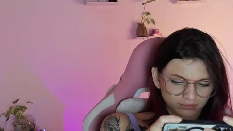 Snapshot of sophie_dolly_ chatting on January 2025 03:23:02 AM sophie doll online show from January 2025 03:23:02 AM