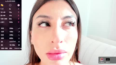 Snapshot of sophie_evanss_ chatting on January 2025 11:02:02 PM   online show from January 2025 11:02:02 PM