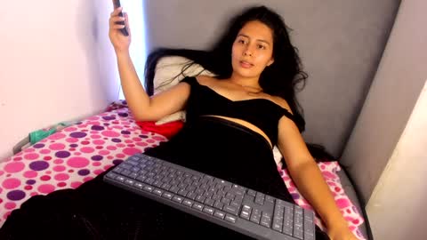 Snapshot of sophie_foxxx chatting on December 2024 11:07:01 PM Sophie online show from December 2024 11:07:01 PM