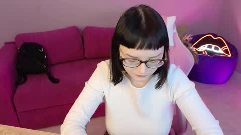 Sophie online show from November 2025 07:45:01 AM