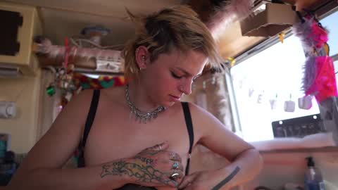 Snapshot of sophie_lovely chatting on January 2025 09:46:01 PM derpy derpington online show from January 2025 09:46:01 PM