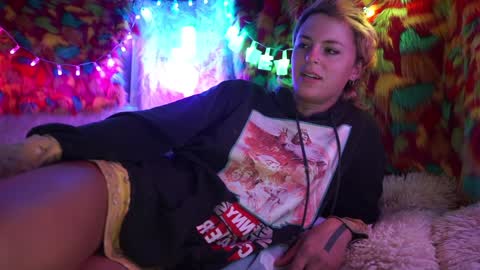 Snapshot of sophie_lovely chatting on February 2025 05:25:01 AM derpy derpington online show from February 2025 05:25:01 AM