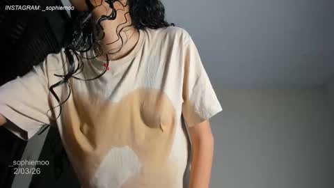 Sophie online show from March 2026 12:01:02 PM