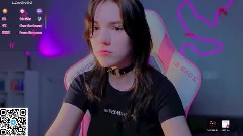 sophie_nomenal_ online show from March 2026 06:29:01 PM