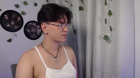 sophie_ross1 online show from November 2025 01:17:02 AM