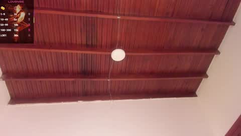 sophie_smith19 online show from October 2025 01:01:01 PM