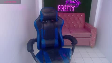 Sofia online show from February 2025 05:17:02 PM