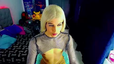 sophie_vall online show from November 2025 07:01:02 PM
