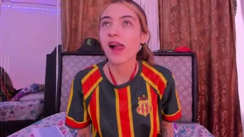 Snapshot of sophie_vega1 chatting on June 2026 05:30:02 PM Sophie online show from June 2026 05:30:02 PM