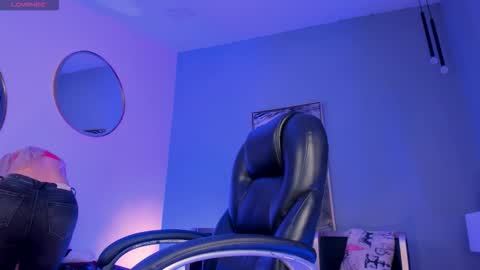 Sophie online show from December 2025 01:46:02 AM