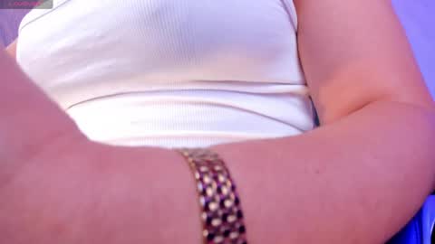 Snapshot of sophiebarnett_ chatting on June 2026 10:15:01 PM Sophie online show from June 2026 10:15:01 PM