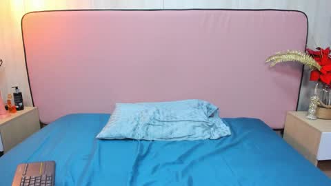 Sophie online show from January 2025 10:54:02 PM