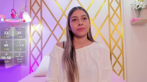 Snapshot of sophiebenson_ chatting on May 2026 01:05:01 PM Sophie online show from May 2026 01:05:01 PM