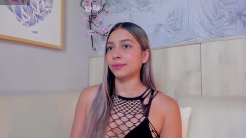 Snapshot of sophiebenson_ chatting on May 2026 01:48:02 PM Sophie online show from May 2026 01:48:02 PM