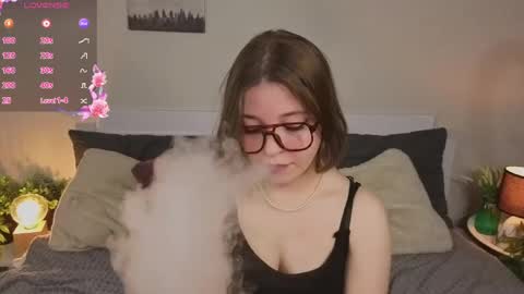 Snapshot of sophieblush chatting on May 2026 05:46:02 AM Sophia online show from May 2026 05:46:02 AM