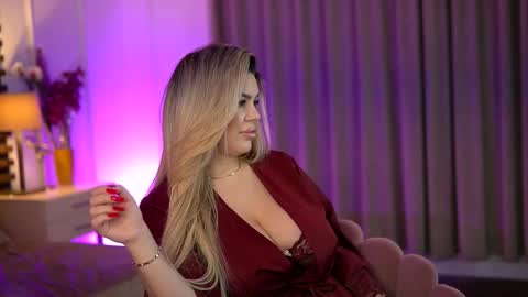 Sophie online show from December 2025 06:17:02 AM