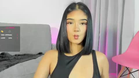 sophie  online show from June 2026 08:00:01 PM