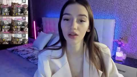 Snapshot of sophiecherrie chatting on March 2025 07:32:02 AM Sophie online show from March 2025 07:32:02 AM