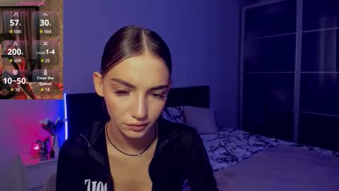 Snapshot of sophiecherrie chatting on October 2025 11:30:01 AM Sophie online show from October 2025 11:30:01 AM