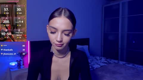 Snapshot of sophiecherrie chatting on October 2025 11:38:01 PM Sophie online show from October 2025 11:38:01 PM