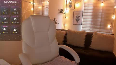 Snapshot of sophiee09_ chatting on February 2026 01:51:01 PM Sophie online show from February 2026 01:51:01 PM