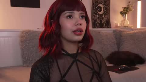 Sophiee  online show from October 2025 09:32:02 PM