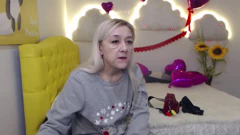sophiekittyy online show from February 2025 10:34:01 AM