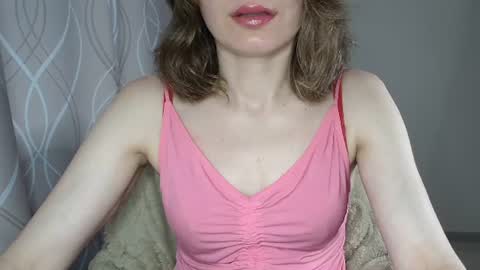 Snapshot of sophiemisss chatting on July 2026 06:30:02 AM Sophiemisss online show from July 2026 06:30:02 AM