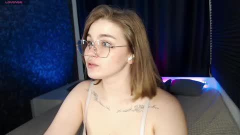 Snapshot of sophiemure chatting on April 2026 08:29:02 PM Sophie online show from April 2026 08:29:02 PM